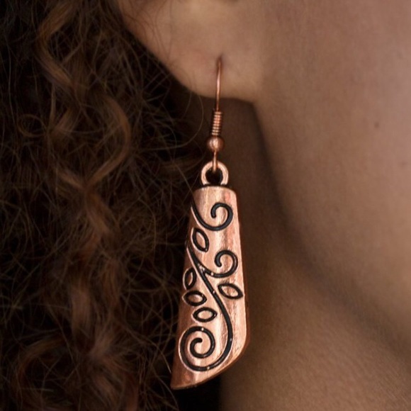 Untamed Plate Necklace Set - Picture 3 of 7